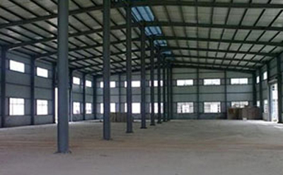 乌兰钢结构建筑施工时需要注意什么